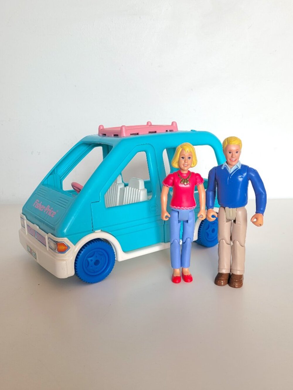 Vtg 90’s Fisher-Price Loving Family Minivan with ToyrsUs Figures